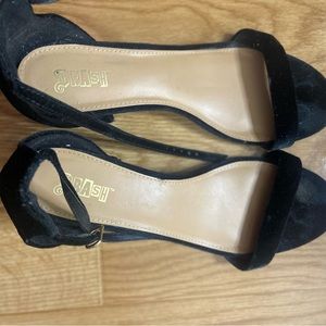 Brash faux suede heel